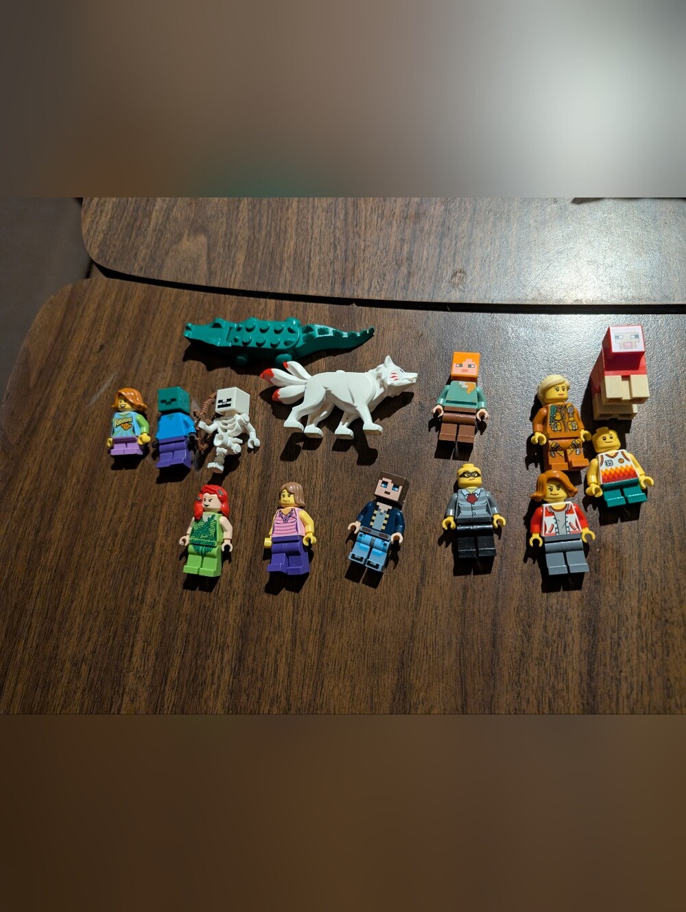 Lego Minifigure & Animal Mix with White Wolf and Green Crocodile-minecraft
